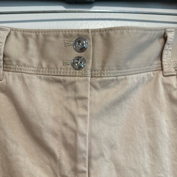 White House Black Market sz: 14 Tan cotton/ Spandex. Slight Sheen. Shorts. - Picture 10 of 14
